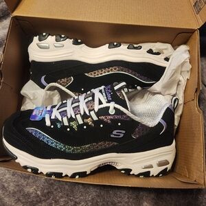 New SKETCHERS Delights women's size 8